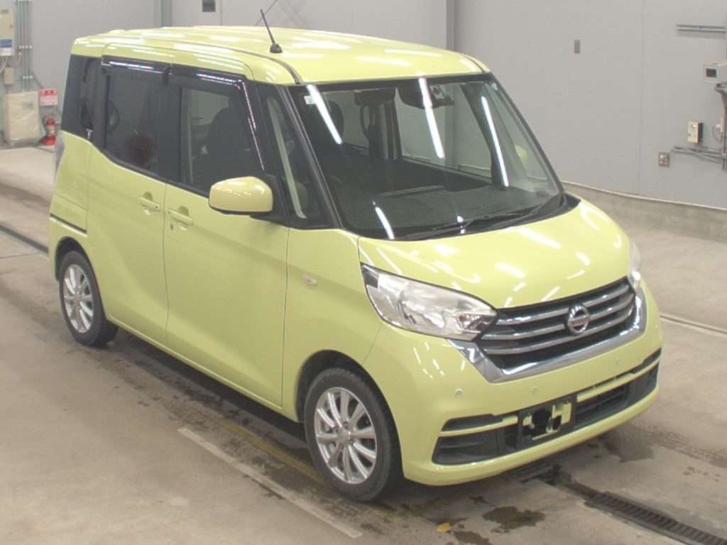 NISSAN DAYZ ROOX