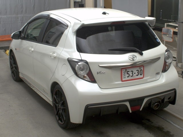 TOYOTA VITZ