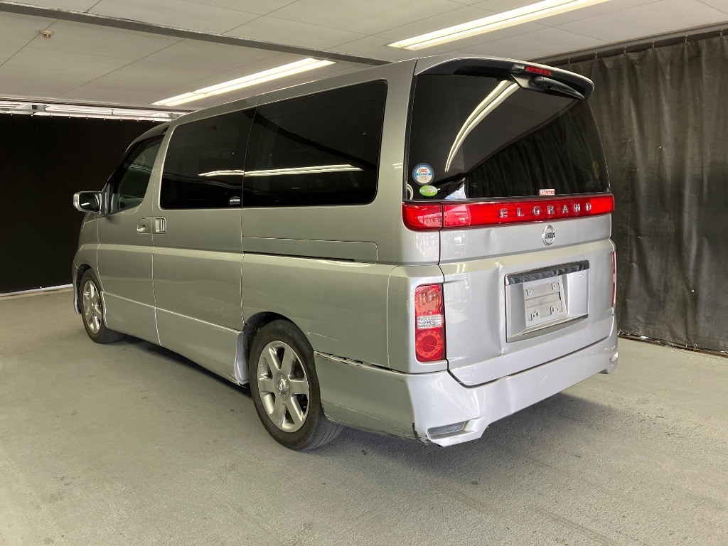NISSAN ELGRAND
