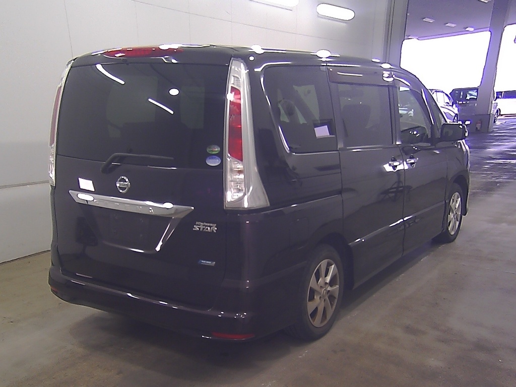 NISSAN SERENA