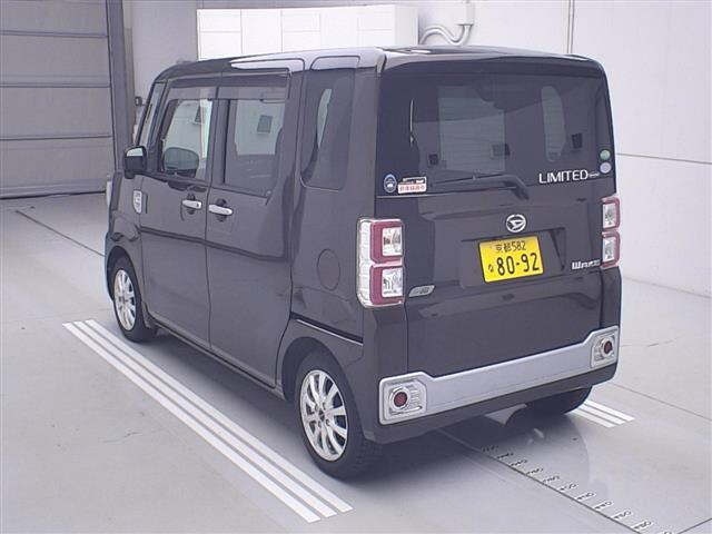 DAIHATSU WAKE