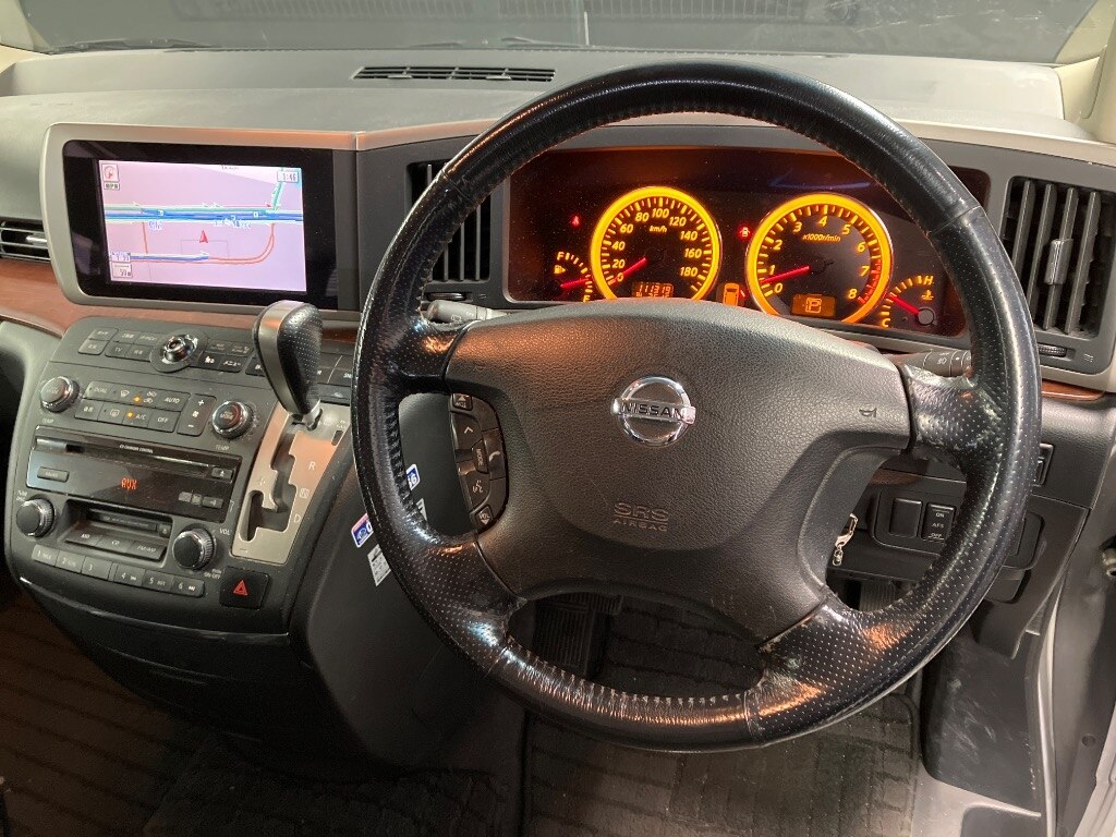 NISSAN ELGRAND