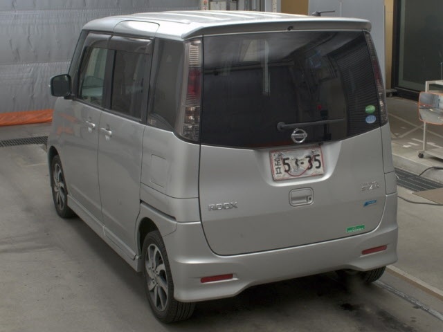 NISSAN ROOX