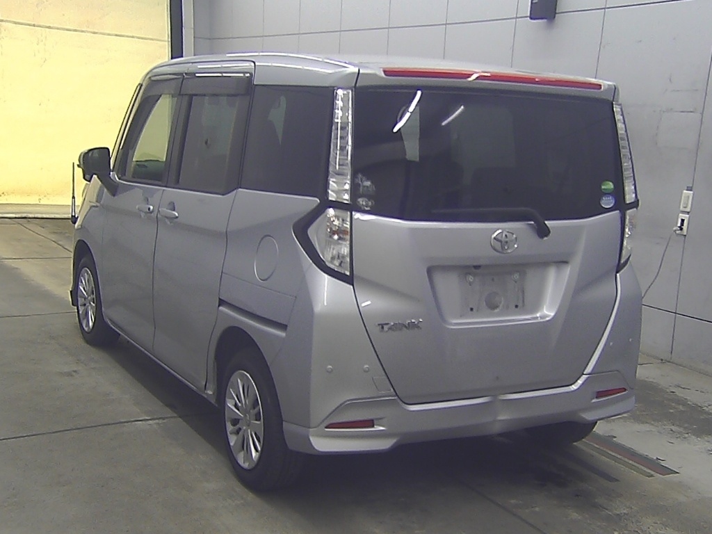 TOYOTA TANK