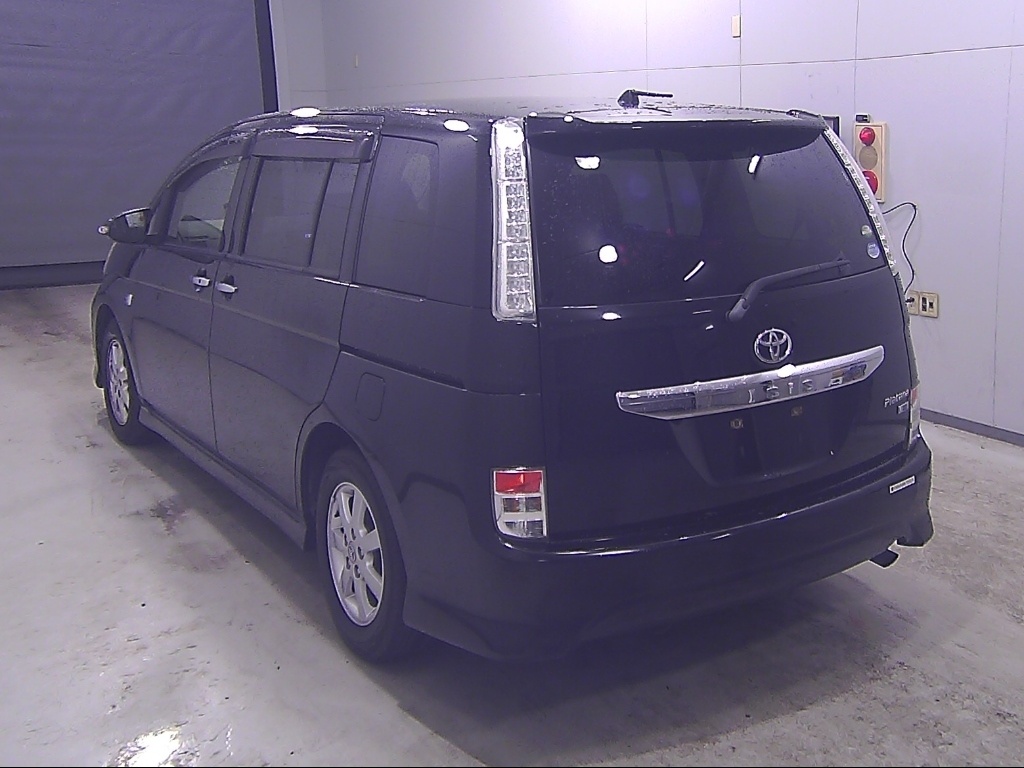 TOYOTA ISIS