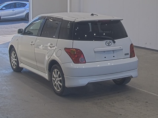 TOYOTA IST
