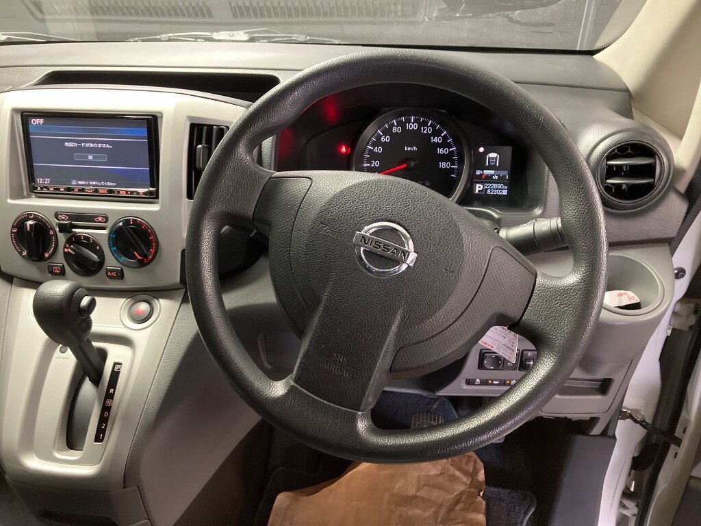 NISSAN NV200