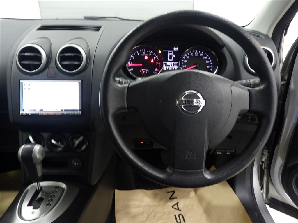 NISSAN DUALIS