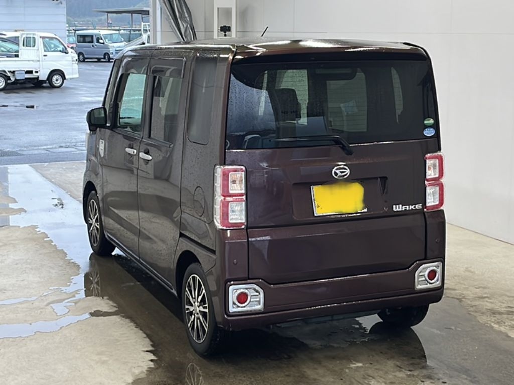 DAIHATSU WAKE