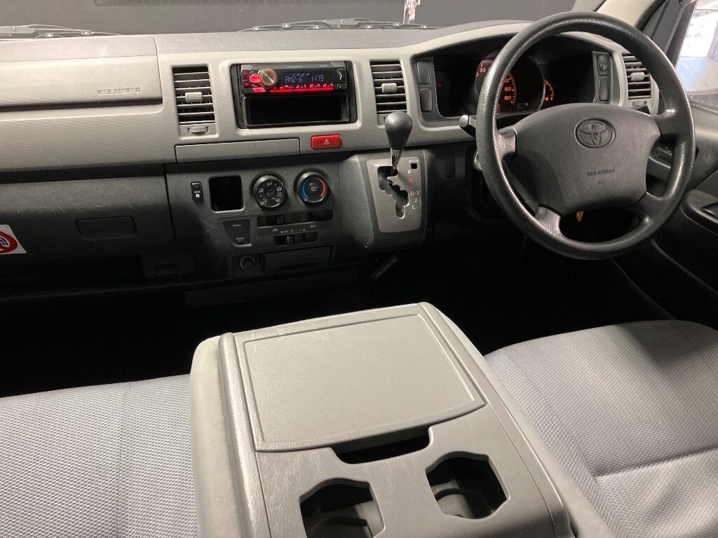 TOYOTA REGIUS ACE