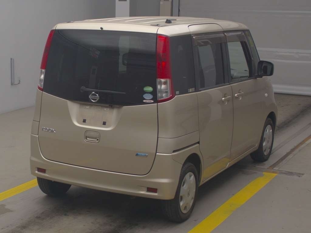 NISSAN ROOX
