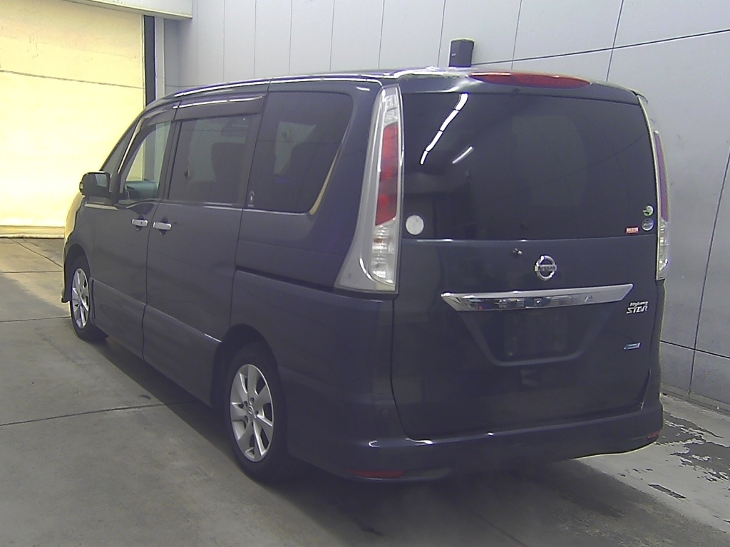 NISSAN SERENA