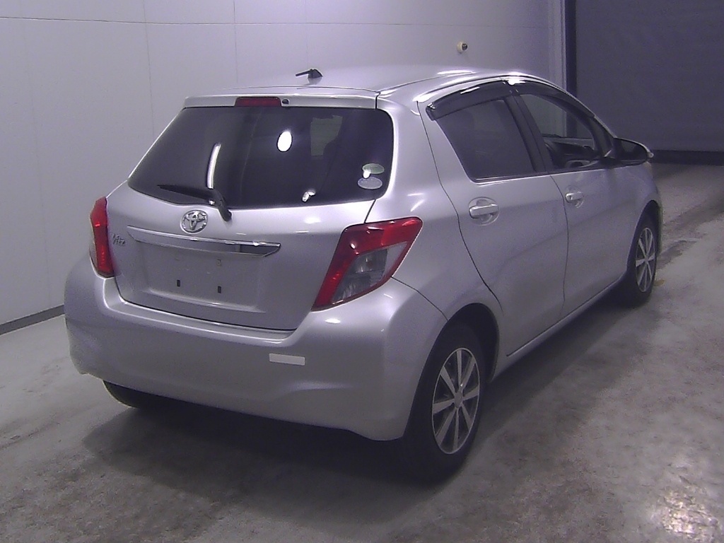 TOYOTA VITZ