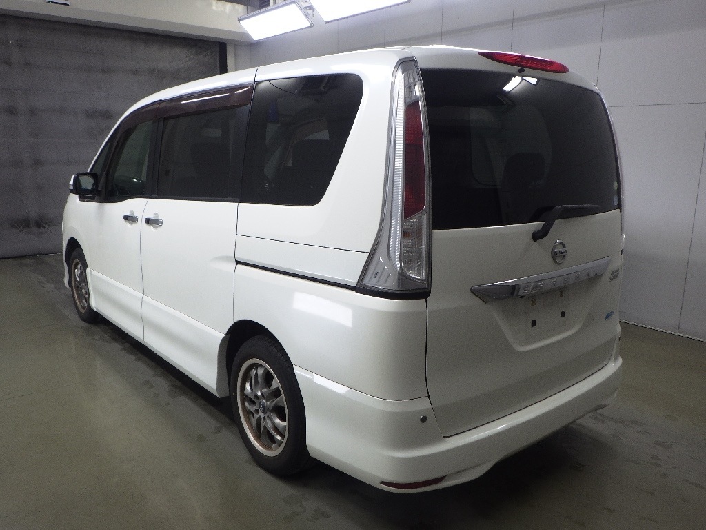 NISSAN SERENA