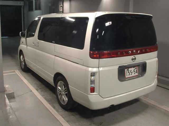 NISSAN ELGRAND
