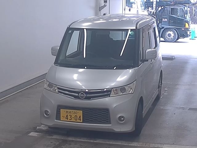 NISSAN ROOX