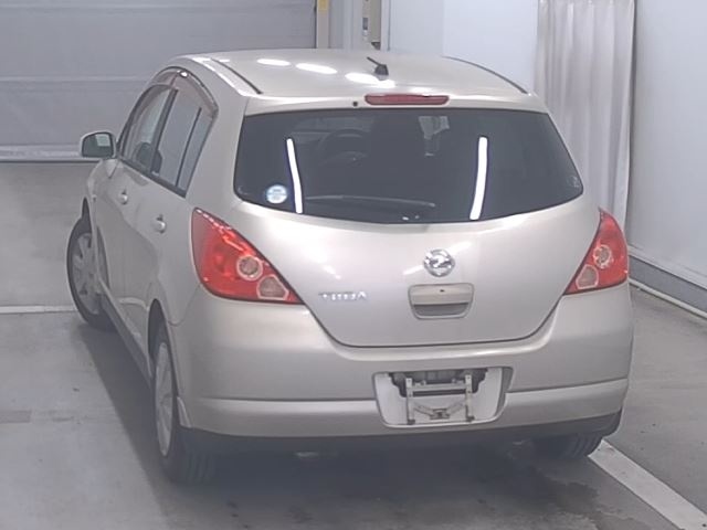 NISSAN TIIDA