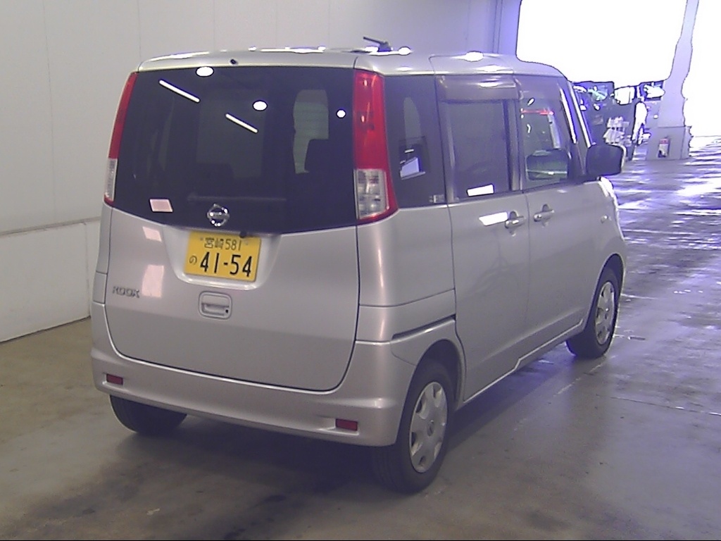 NISSAN ROOX