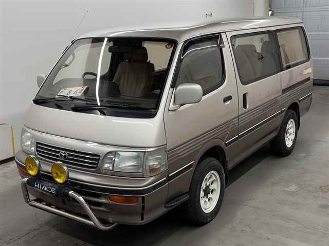 TOYOTA HIACE