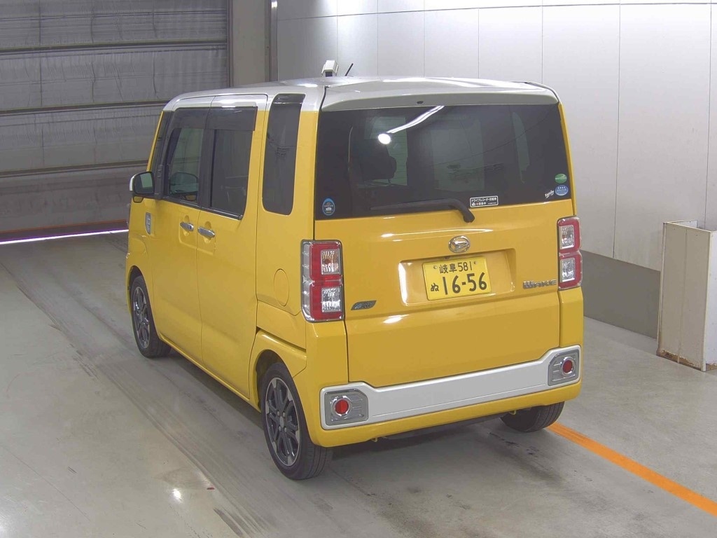 DAIHATSU WAKE