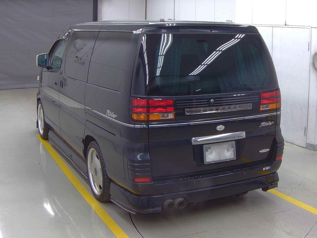 NISSAN ELGRAND