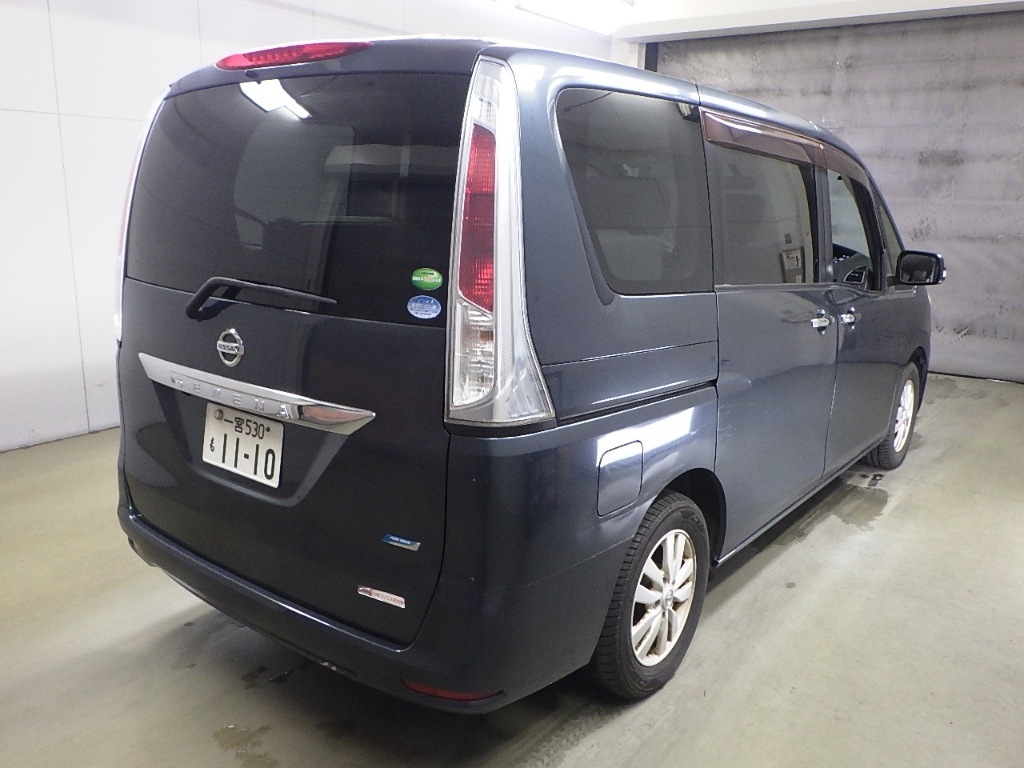 NISSAN SERENA