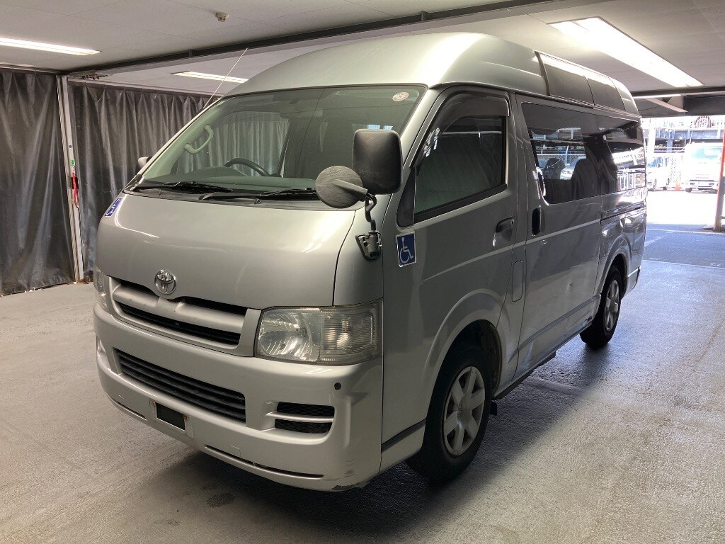 TOYOTA REGIUS ACE