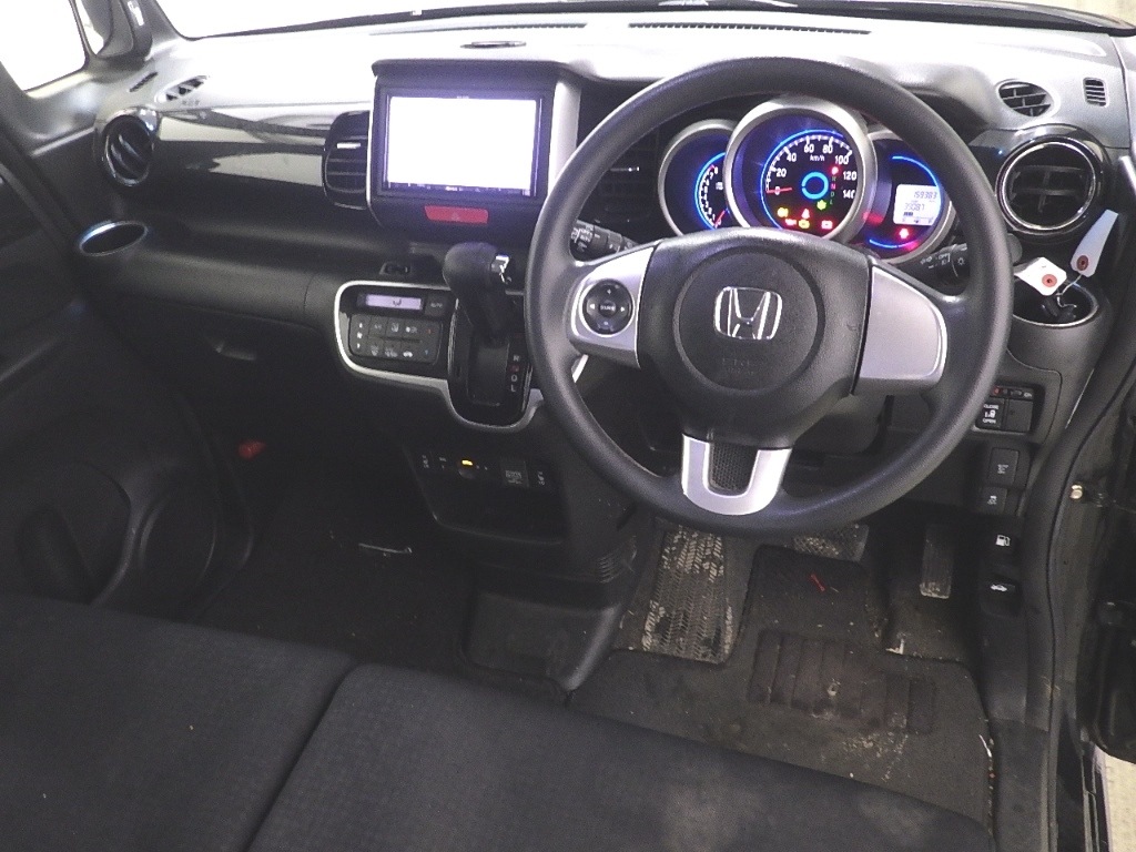 HONDA N-BOX