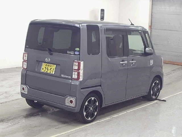 DAIHATSU WAKE