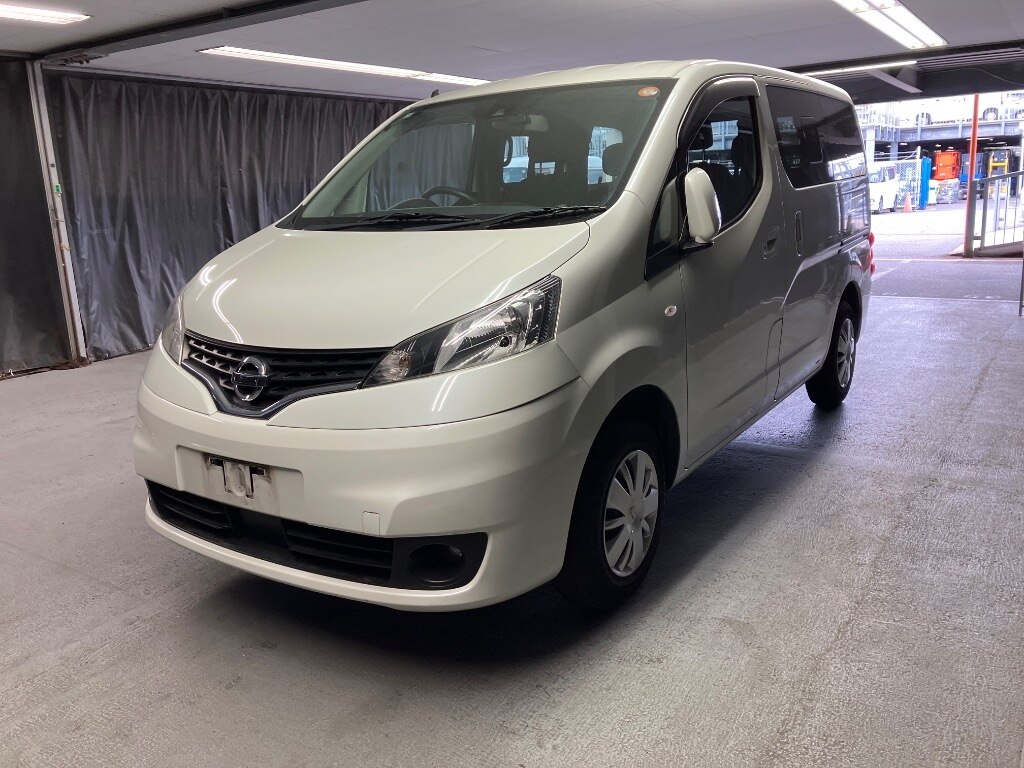 NISSAN NV200