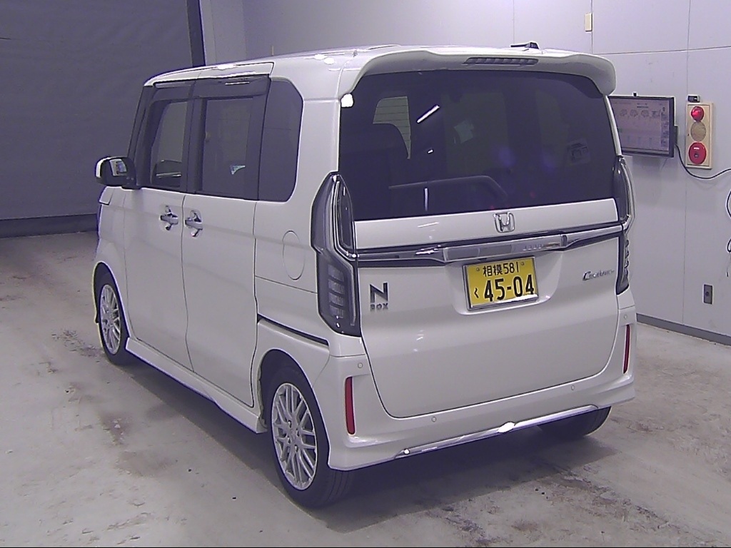 HONDA N-BOX