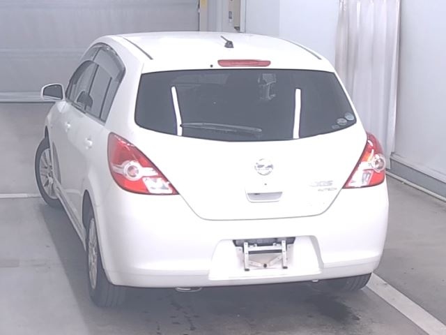 NISSAN TIIDA