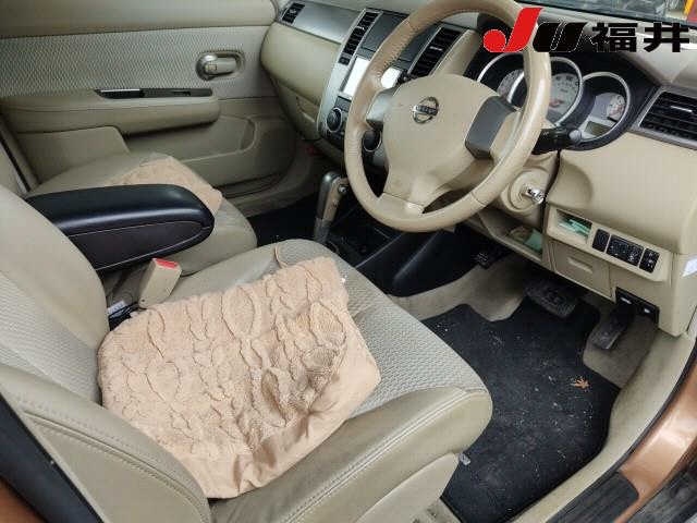 NISSAN TIIDA