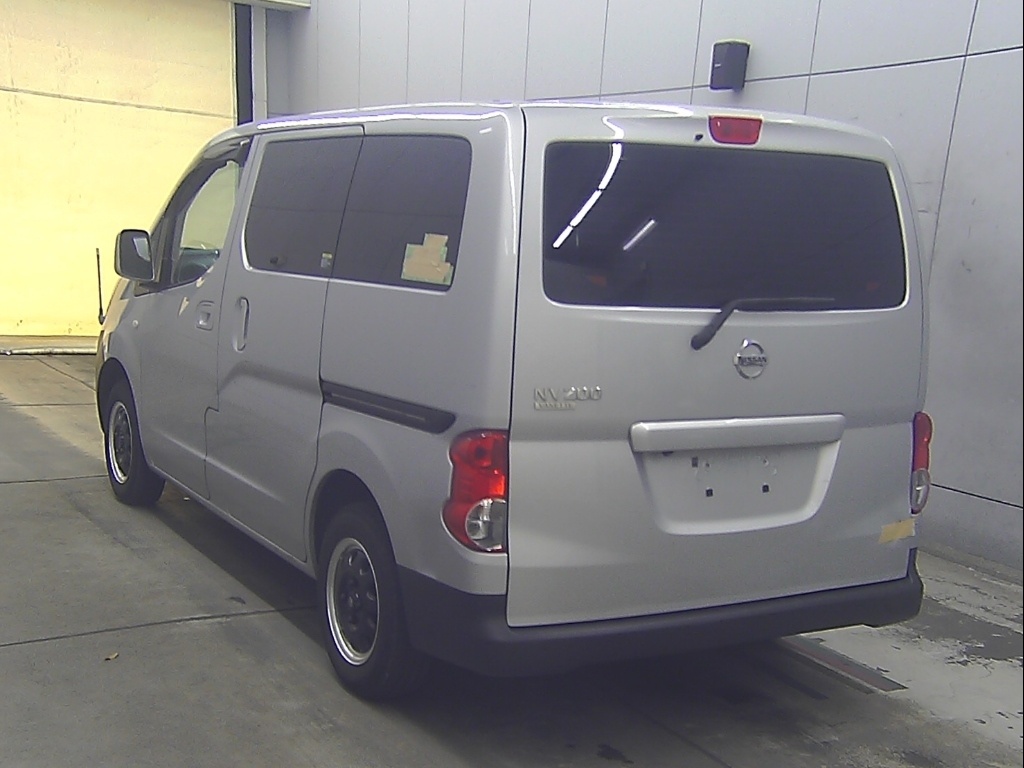 NISSAN NV200