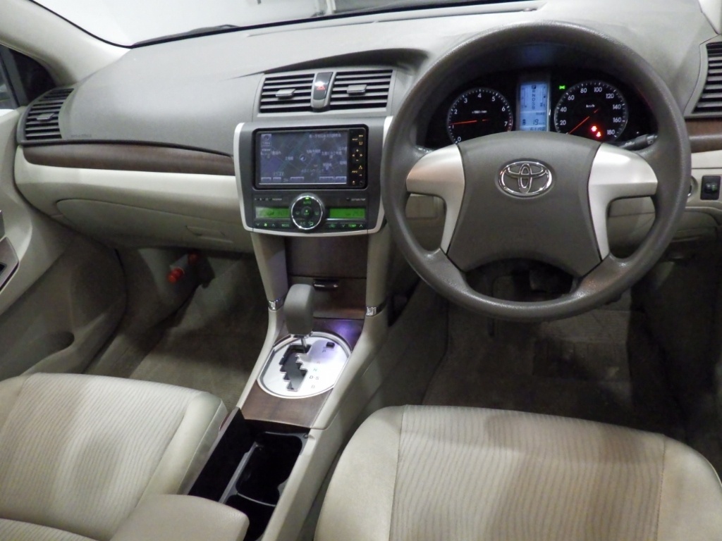 TOYOTA PREMIO