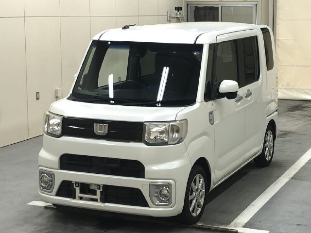 DAIHATSU WAKE
