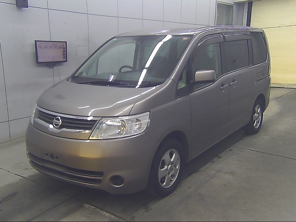 NISSAN SERENA