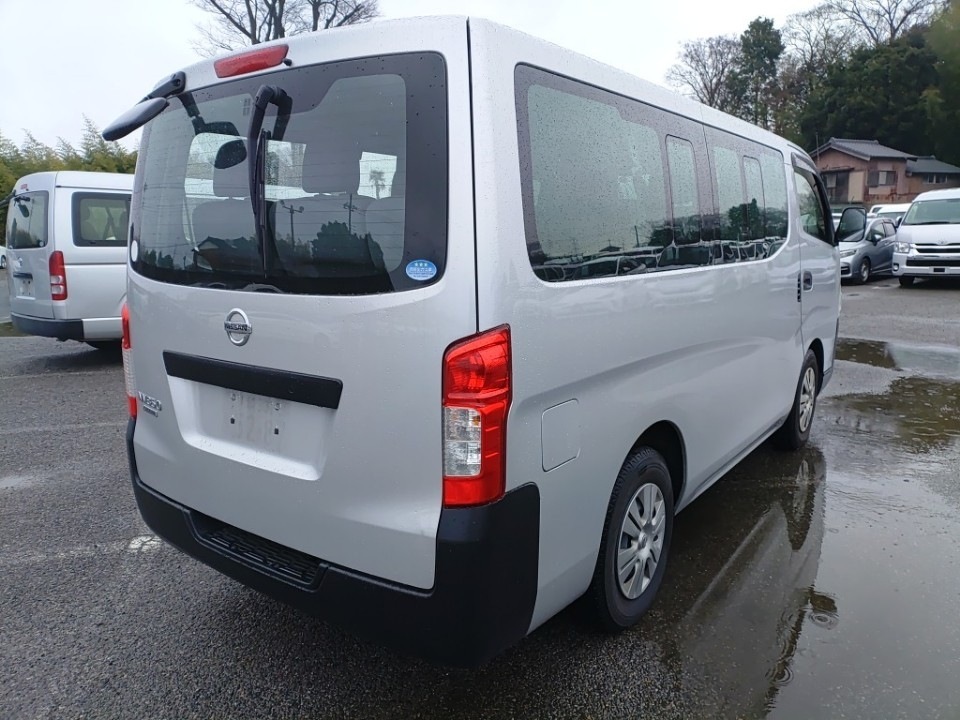 NISSAN NV350 CARAVAN