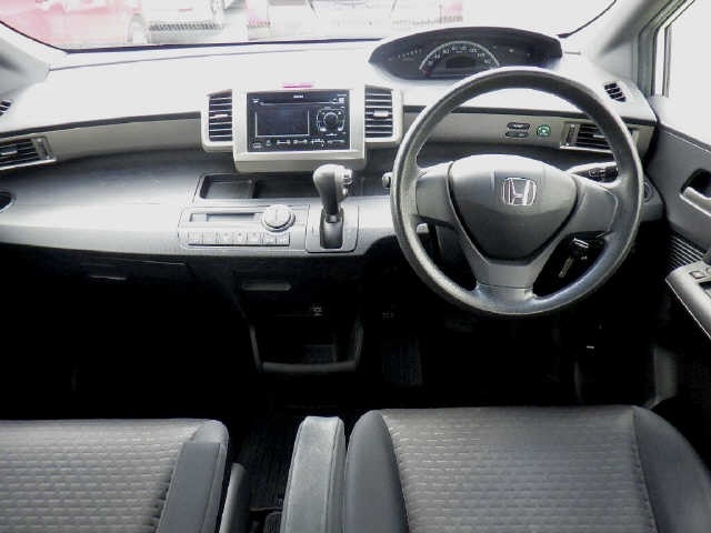 HONDA FREED SPIKE