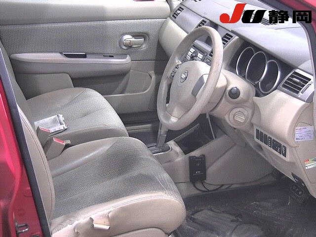 NISSAN TIIDA