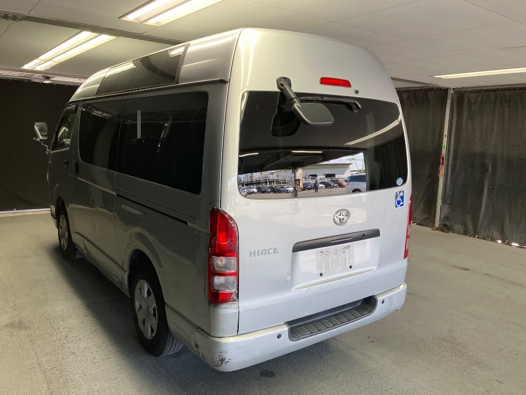 TOYOTA REGIUS ACE