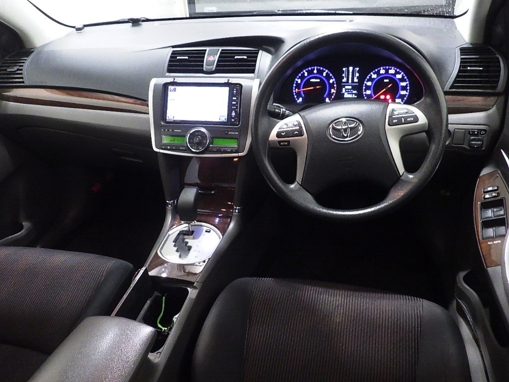 TOYOTA PREMIO