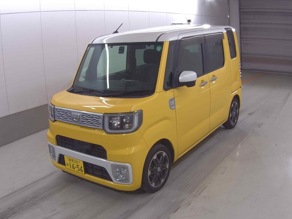 DAIHATSU WAKE