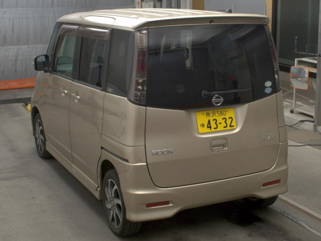 NISSAN ROOX