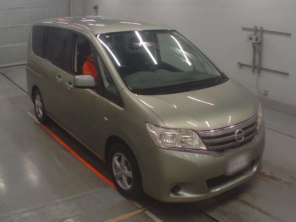 NISSAN SERENA