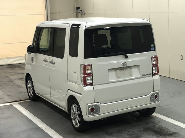 DAIHATSU WAKE
