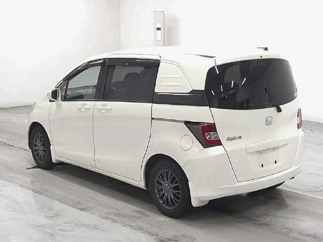 HONDA FREED SPIKE