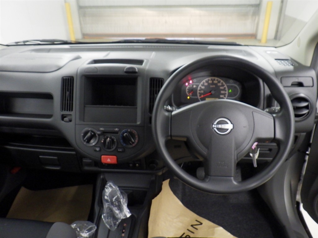 NISSAN AD