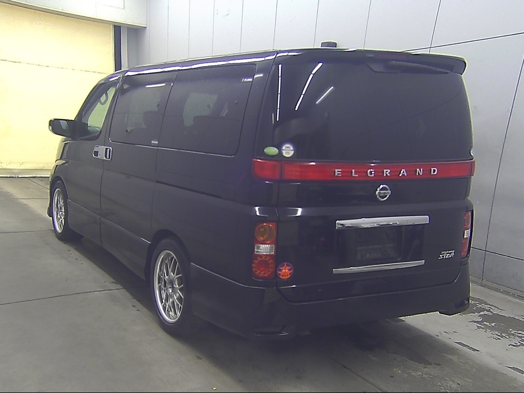 NISSAN ELGRAND