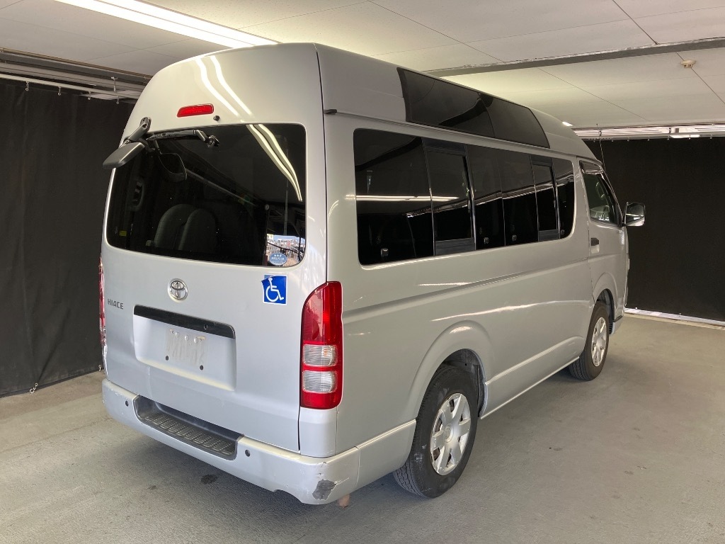 TOYOTA REGIUS ACE